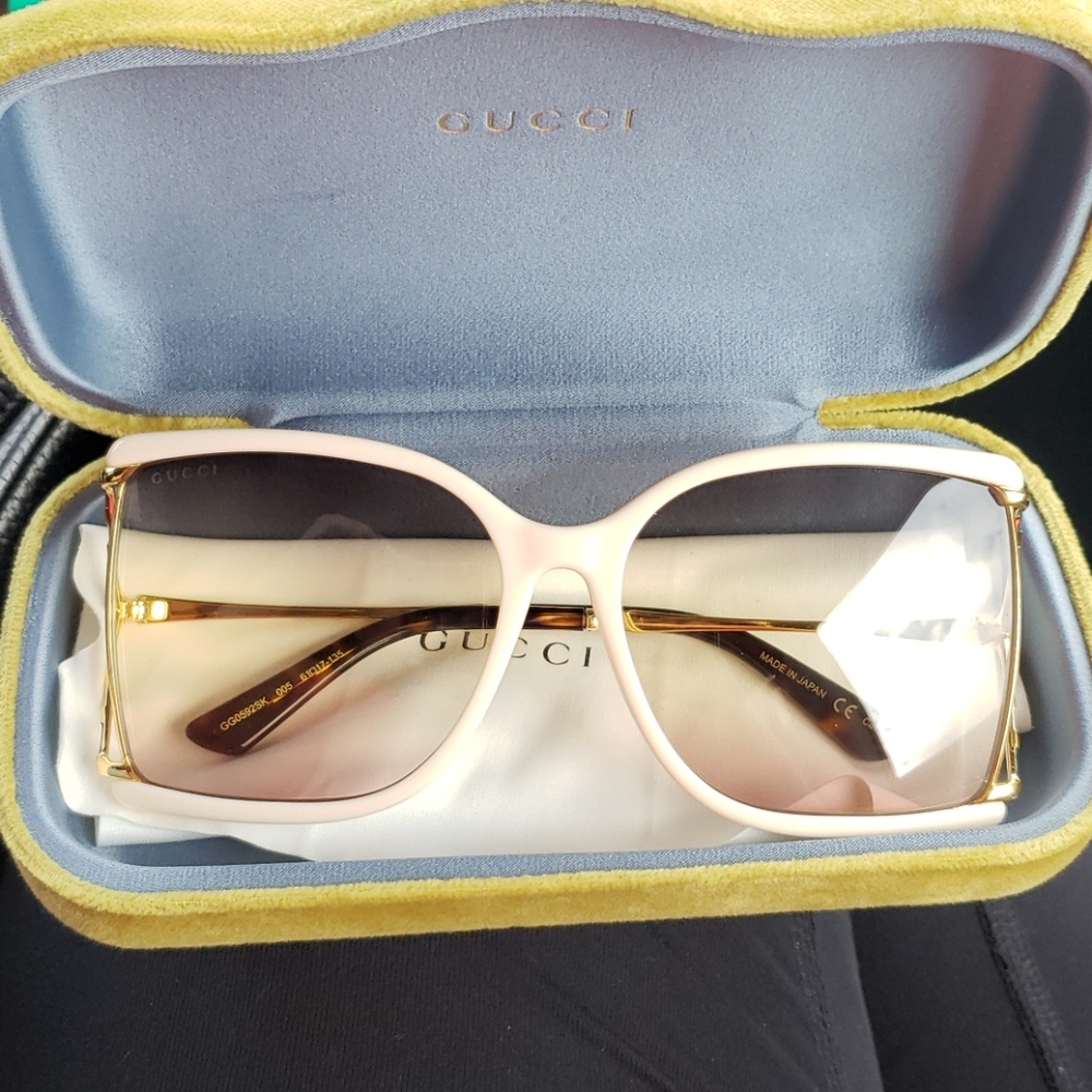 Gucci sunglasses EUC authentic